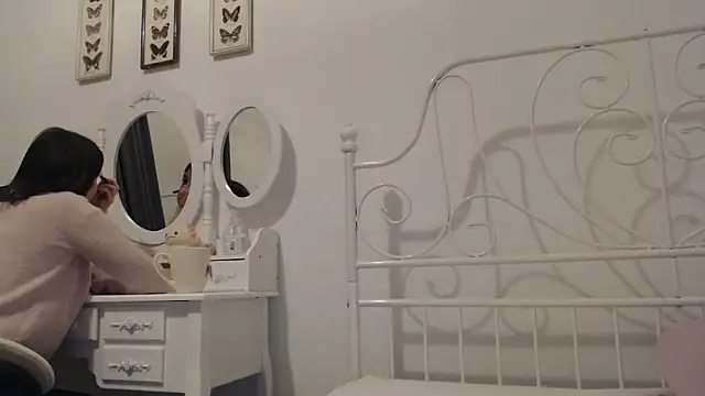 bellefleurrr online show from 04/21/26, 08:23