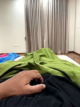 Raj3090 online show from 11/25/25, 06:41