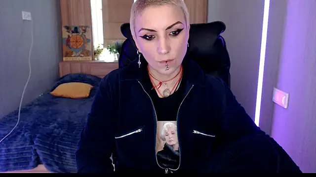 Snapshot of Sweet-n-Strong chatting on 05/15/26, 11:39 Sweet-n-Strong online show from 05/15/26, 11:39