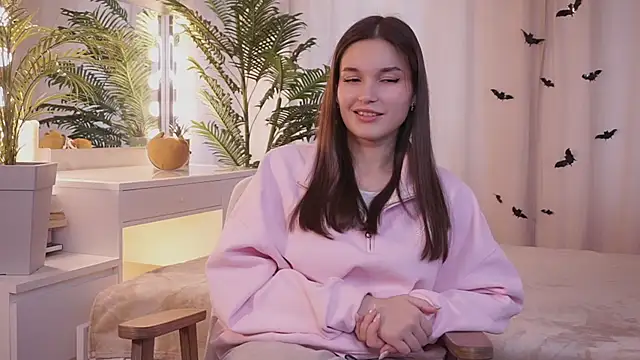 Snapshot of TiffaniePanyik chatting on 10/28/25, 06:50 TiffaniePanyik online show from 10/28/25, 06:50