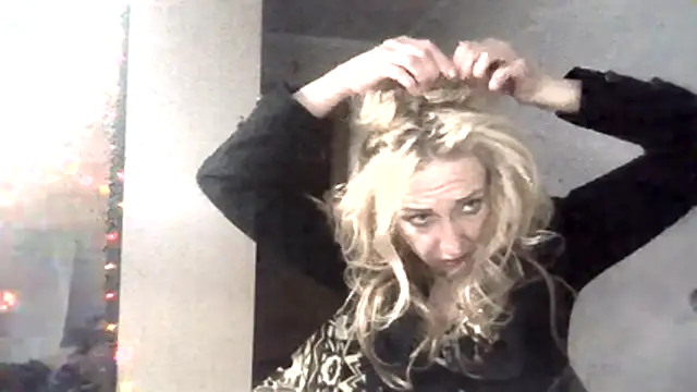 LilaniLoverx online show from 11/17/25, 01:28