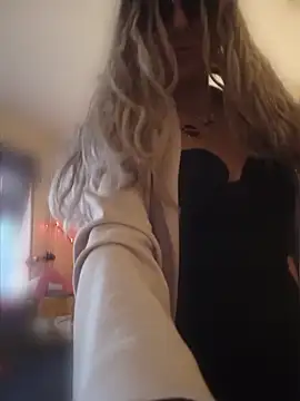 LilaniLoverx online show from 04/20/26, 09:56