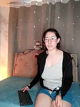 eva delight  online show from 11/17/25, 11:38