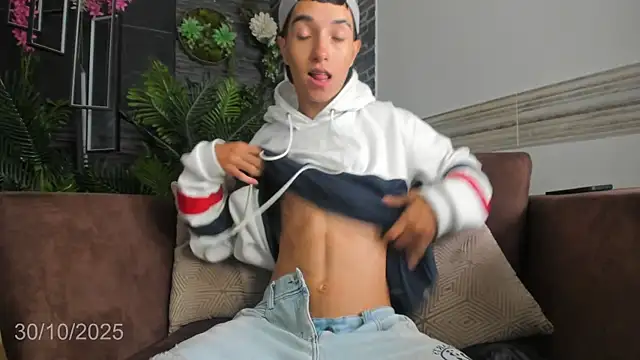 Snapshot of Dallen_Grant chatting on 10/30/25, 11:55 Dallen Grant online show from 10/30/25, 11:55