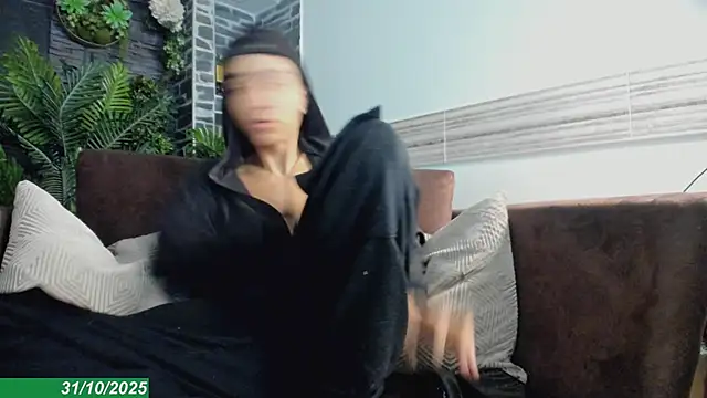 Snapshot of Dallen_Grant chatting on 10/31/25, 12:17 Dallen Grant online show from 10/31/25, 12:17