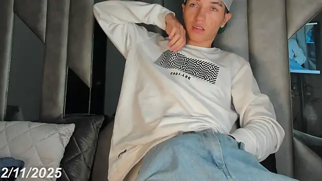 Snapshot of Dallen_Grant chatting on 11/02/25, 12:40 Dallen Grant online show from 11/02/25, 12:40