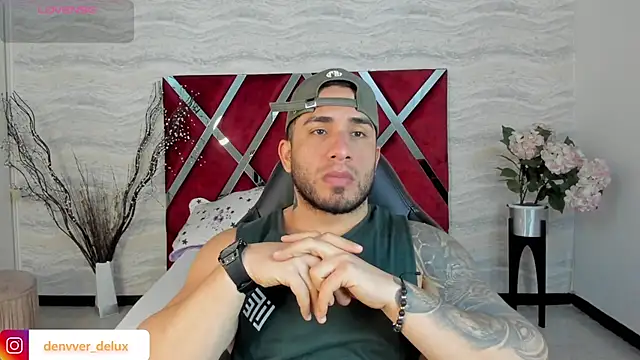 Snapshot of Denver_lux chatting on 10/28/25, 12:30 Denver lux online show from 10/28/25, 12:30