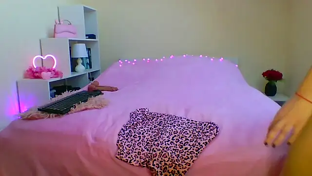 Sofia xd online show from 04/22/26, 08:17