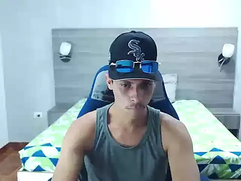 wiltom  online show from 12/03/25, 03:36