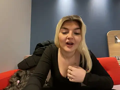 rosie-hipstergal online show from 02/12/26, 06:25