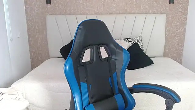 AliceSmity  online show from 04/01/26, 12:17