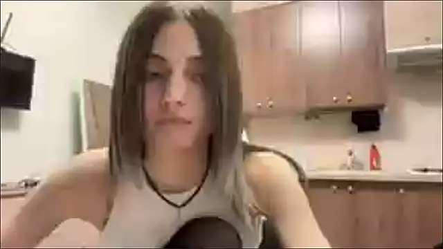 Snapshot of AidaGloshen chatting on 11/25/25, 06:08 AidaGloshen online show from 11/25/25, 06:08