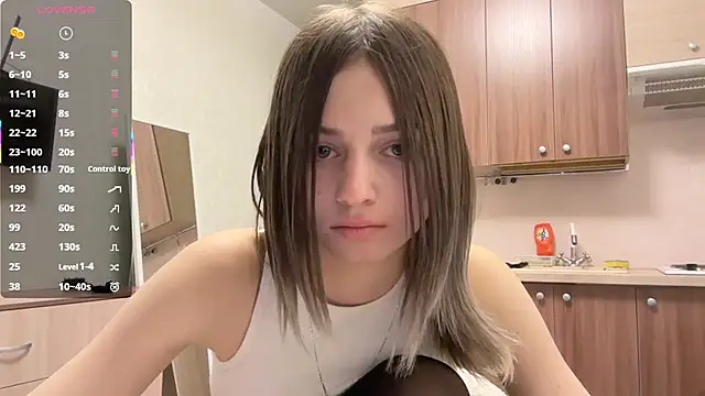 Snapshot of AidaGloshen chatting on 12/04/25, 01:31 AidaGloshen online show from 12/04/25, 01:31