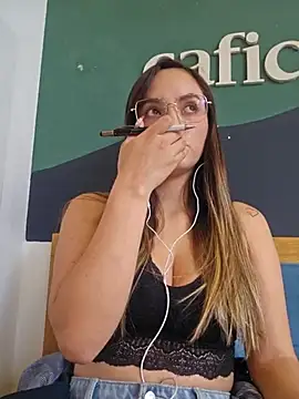 sophie-06 online show from 11/08/25, 06:29