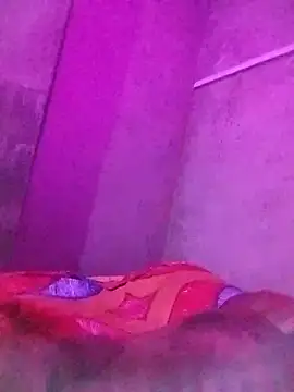 desicoupleNoon online show from 10/31/25, 05:03