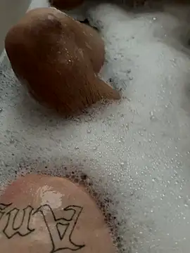 Snapshot of Aksinja05 chatting on 11/02/25, 03:47 Aksinja05 online show from 11/02/25, 03:47