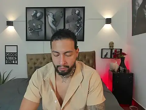 Snapshot of christopher_palmerjs chatting on 11/15/25, 01:14 christopher palmerjs online show from 11/15/25, 01:14