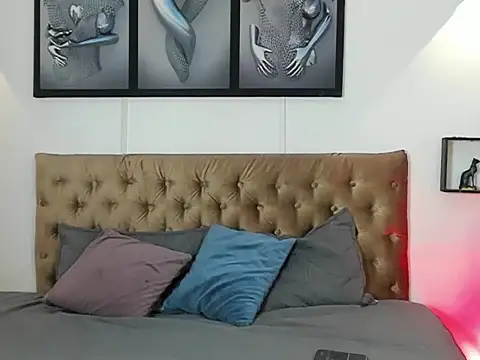 Snapshot of christopher_palmerjs chatting on 11/16/25, 04:18 christopher palmerjs online show from 11/16/25, 04:18