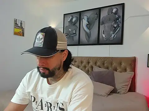 Snapshot of christopher_palmerjs chatting on 12/15/25, 01:54 christopher palmerjs online show from 12/15/25, 01:54