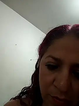 Snapshot of LAPOTRA_04 chatting on 10/27/25, 04:00 LAPOTRA 04 online show from 10/27/25, 04:00