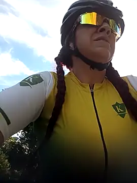 Snapshot of LAPOTRA_04 chatting on 11/22/25, 09:14 LAPOTRA 04 online show from 11/22/25, 09:14