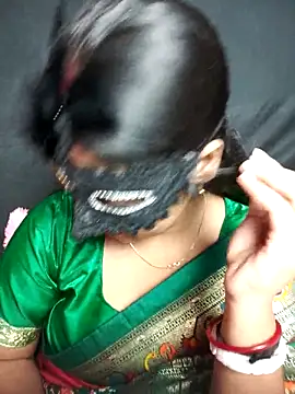 Snapshot of Mampykolkata chatting on 11/26/25, 04:52 Mampykolkata online show from 11/26/25, 04:52