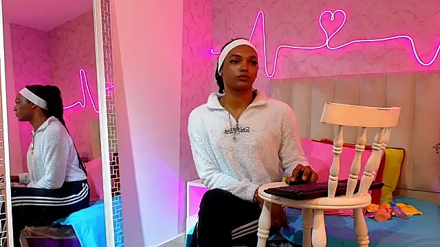 Snapshot of Kardy_Castle7 chatting on 12/03/25, 12:25 Kardy Castle7 online show from 12/03/25, 12:25