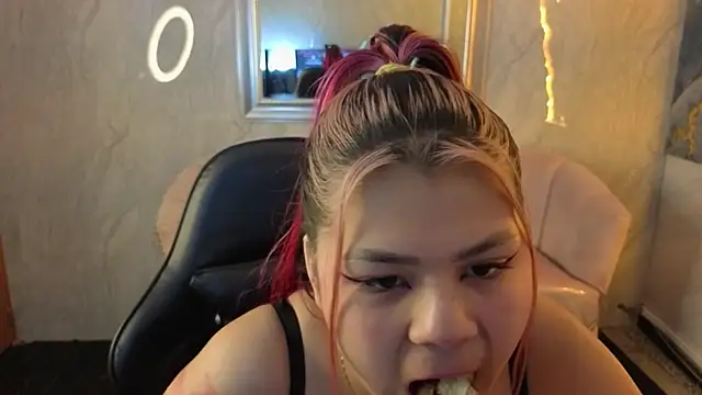 Little cherry b online show from 11/12/25, 07:57