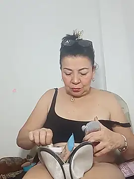 Snapshot of laliItaclark chatting on 05/30/26, 11:29 laliItaclark online show from 05/30/26, 11:29