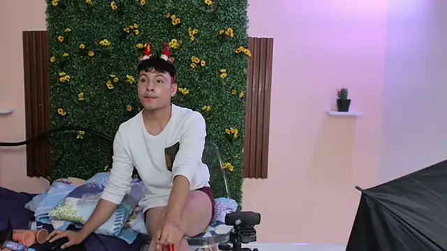 Snapshot of angel666smit chatting on 10/31/25, 01:56 angel666smit online show from 10/31/25, 01:56