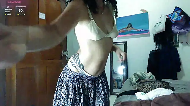 Snapshot of eleganceafterdark chatting on 02/02/26, 01:26 eleganceafterdark online show from 02/02/26, 01:26