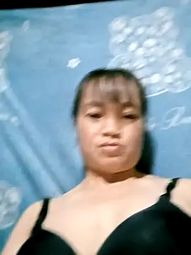 Snapshot of Noelle-e chatting on 10/25/25, 02:02 Noelle-e online show from 10/25/25, 02:02