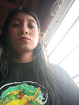 YeseniaRodriguez3 online show from 11/15/25, 04:36