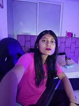 Snapshot of YeseniaRodriguez3 chatting on 05/13/26, 12:46 YeseniaRodriguez3 online show from 05/13/26, 12:46