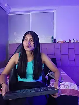 Snapshot of YeseniaRodriguez3 chatting on 05/30/26, 12:46 YeseniaRodriguez3 online show from 05/30/26, 12:46