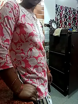 Snapshot of Janvi_kapor chatting on 10/30/25, 06:26 Janvi kapor online show from 10/30/25, 06:26