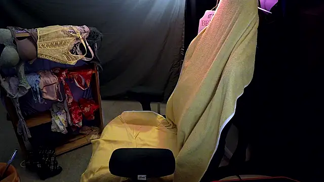 sugasunny04 online show from 01/17/26, 05:45