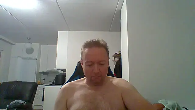 Snapshot of Timka69 chatting on 11/02/25, 02:08 Timka69 online show from 11/02/25, 02:08