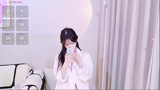 xiaoxi---n online show from 11/22/25, 09:52