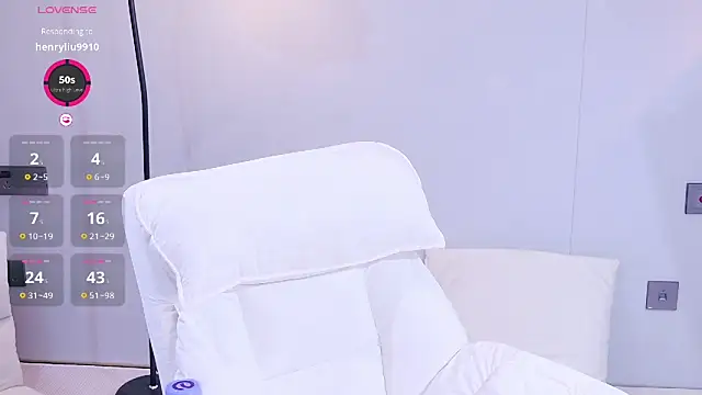 Snapshot of xiaoxi---n chatting on 06/19/26, 05:56 xiaoxi---n online show from 06/19/26, 05:56