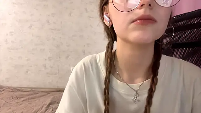 AliceStacy online show from 11/03/25, 08:48