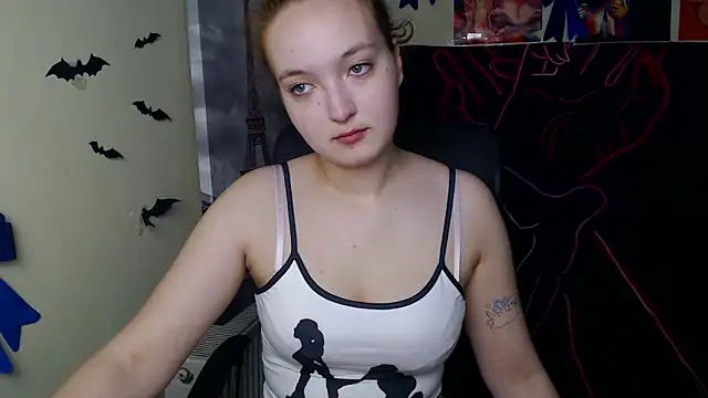 MissAriaa online show from 04/25/26, 06:05