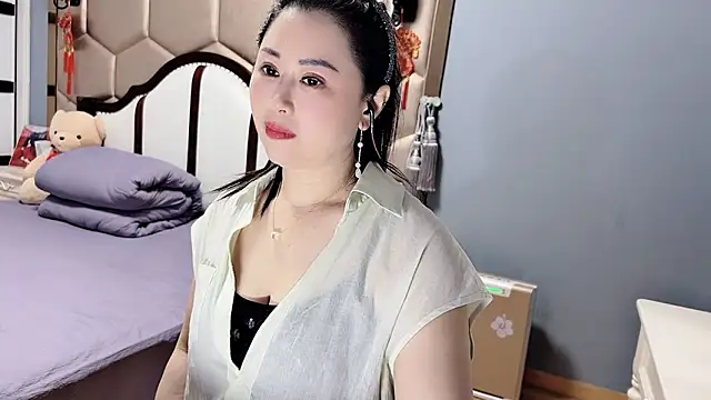 yaoyao22678 online show from 04/06/26, 02:42