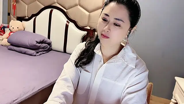 yaoyao22678 online show from 04/13/26, 02:39