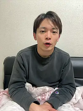 Snapshot of miyabi_yabi chatting on 12/16/25, 02:44 miyabi yabi online show from 12/16/25, 02:44