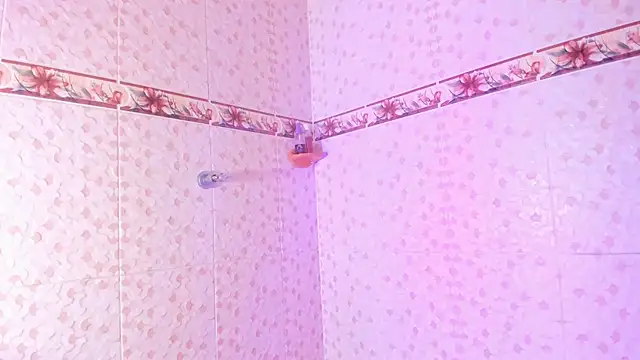 Leyacopper  online show from 12/22/25, 06:49