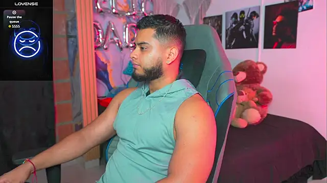 Tiler wolker online show from 04/11/26, 12:15