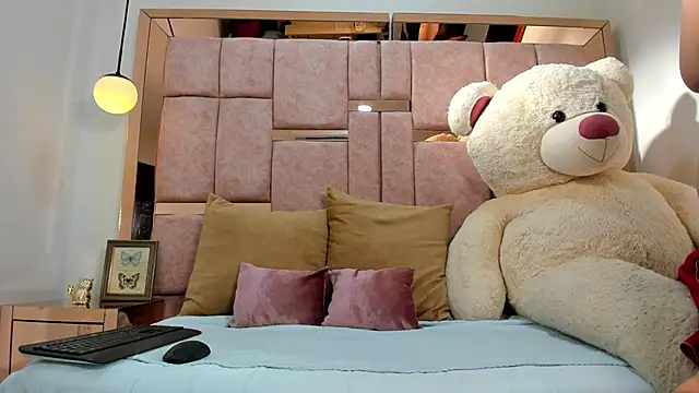 naomy sexy  online show from 11/21/25, 12:15