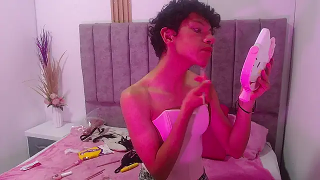 Athenea Zoe online show from 10/30/25, 08:20