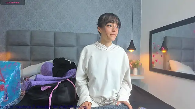 Luna Bella3 online show from 02/15/26, 11:19